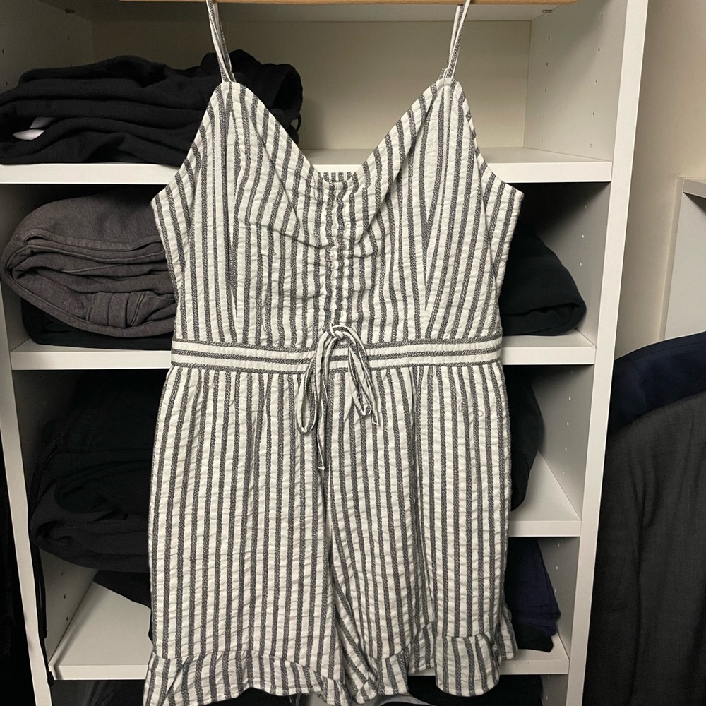 American eagle Romper size M
